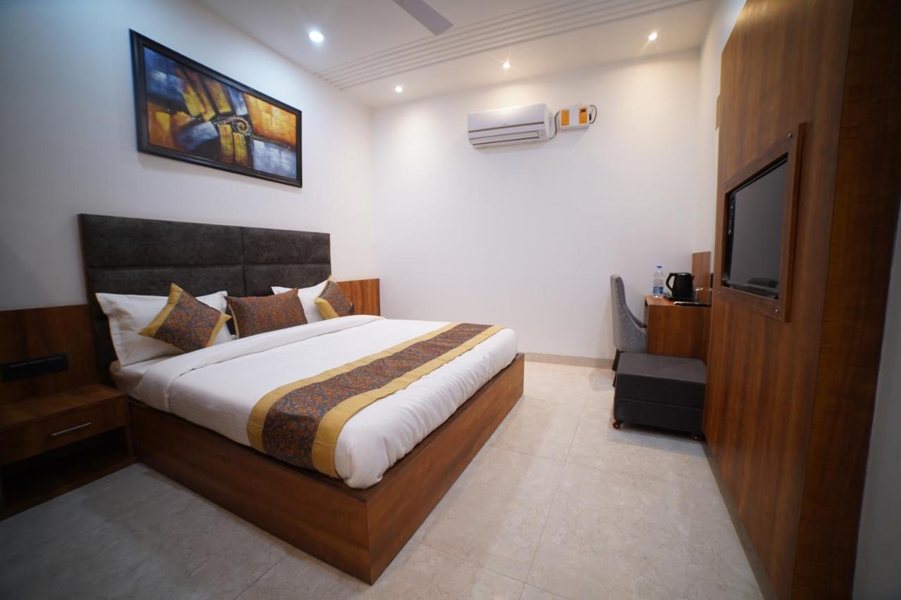 Hotel Elite - 5 Mins From Golden Temple Amritsar Exteriör bild