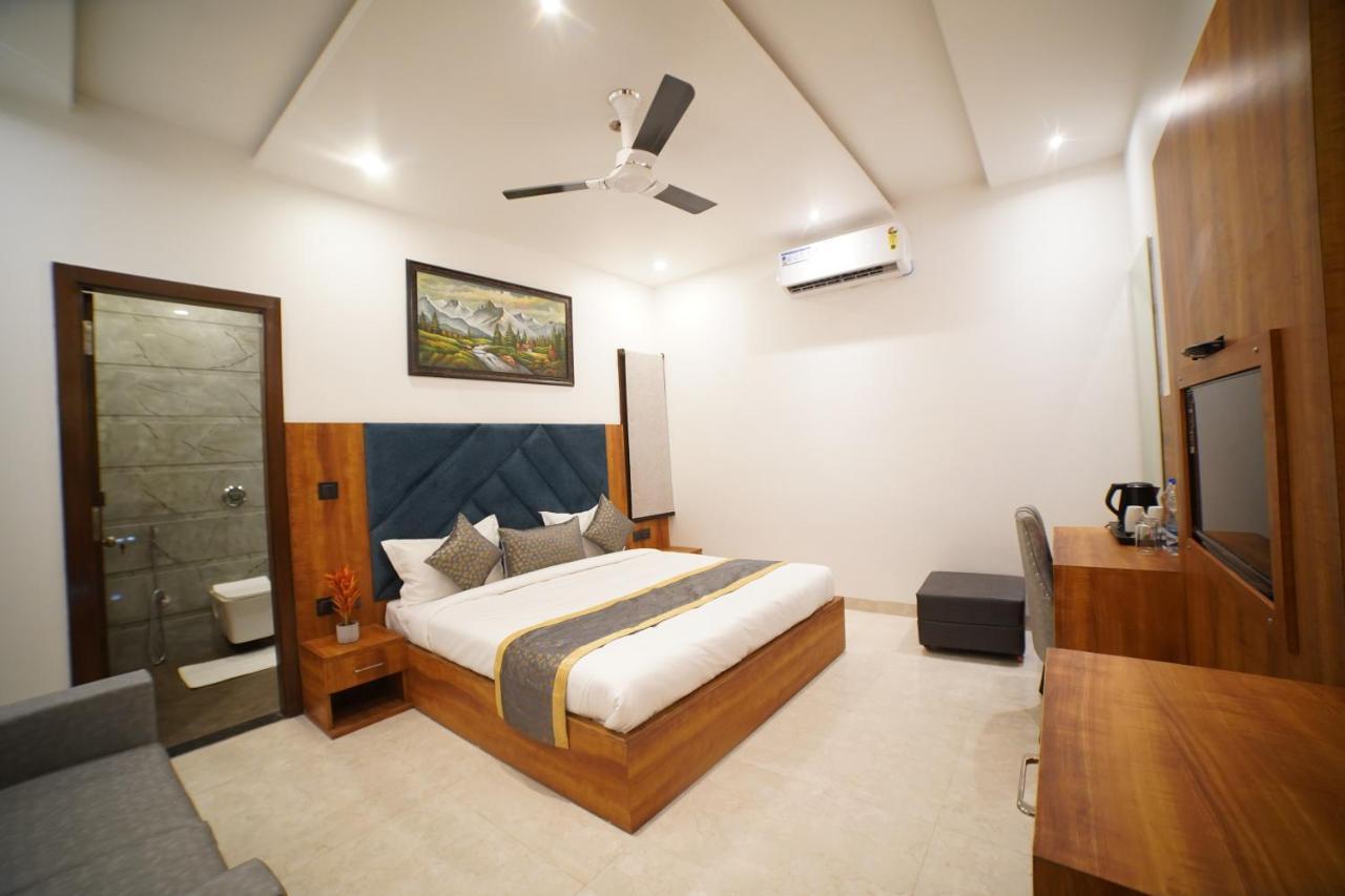 Hotel Elite - 5 Mins From Golden Temple Amritsar Exteriör bild