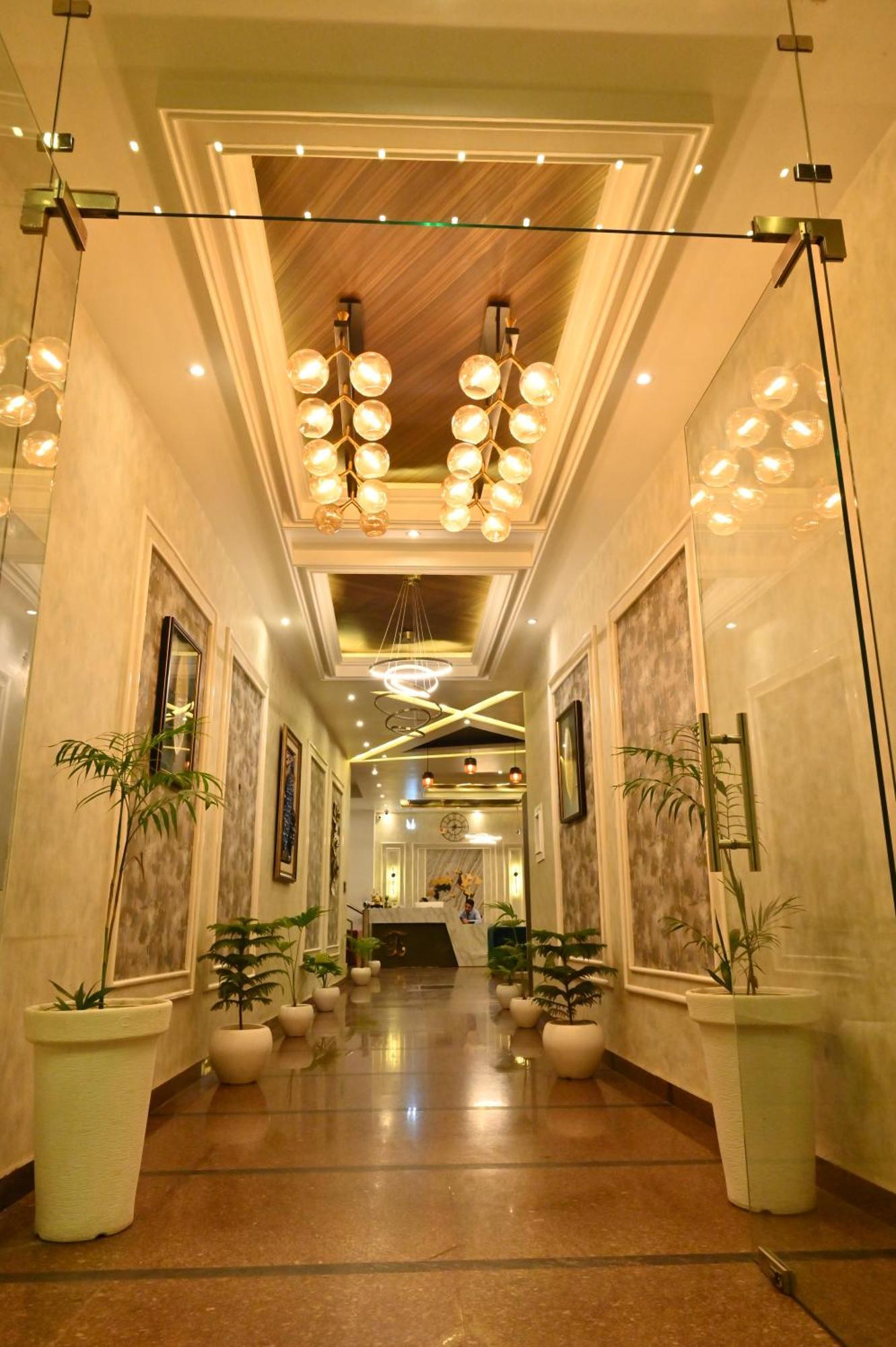 Hotel Elite - 5 Mins From Golden Temple Amritsar Exteriör bild